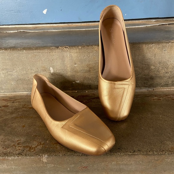 Venus Celia Shoes - Chic Gold Women's Flats